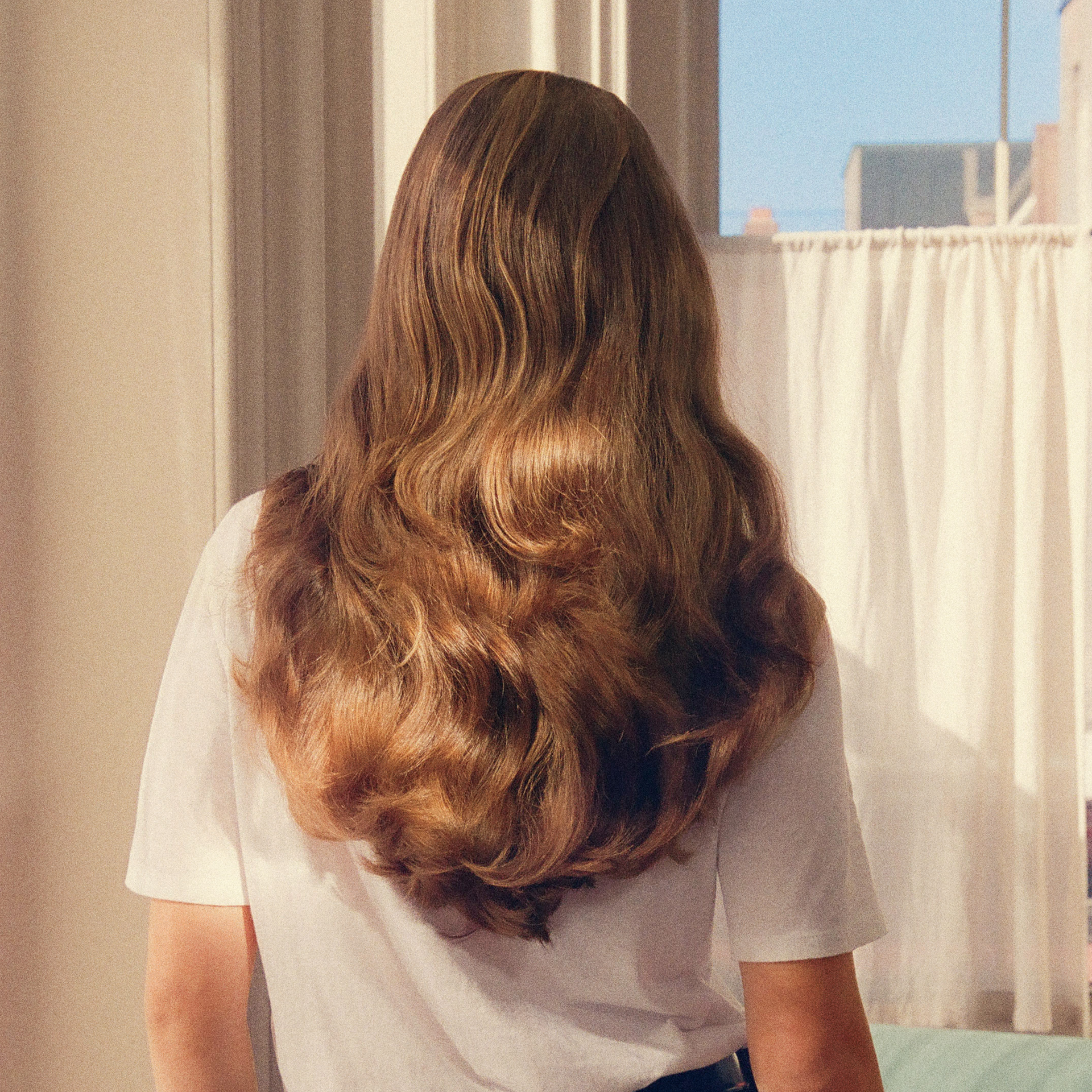 TheFinishingSpray-OnModel01